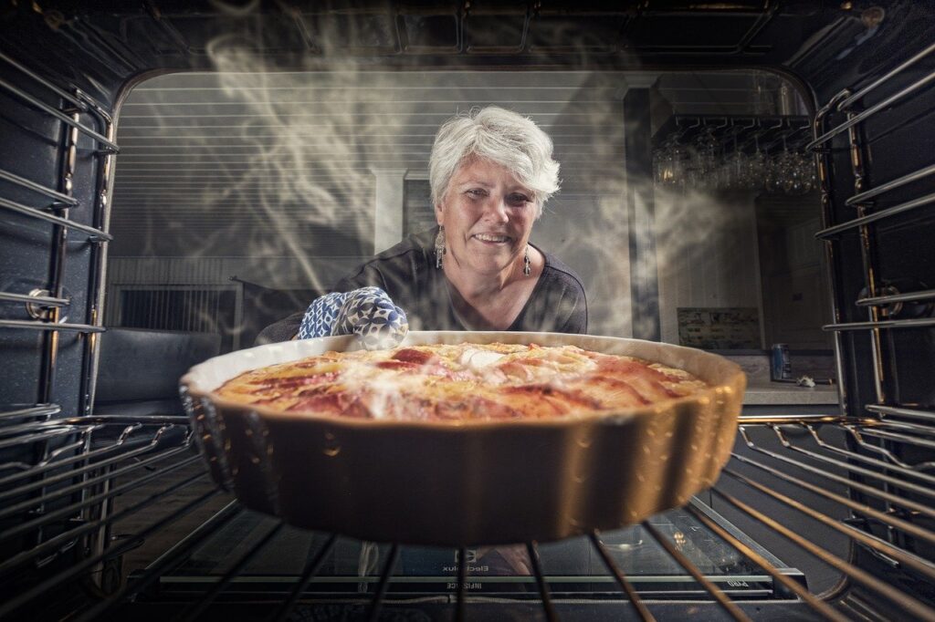 apple pie, woman, kitchen